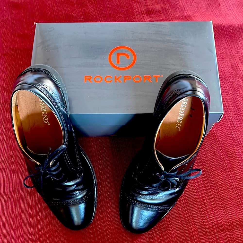 Men’s Rockport dress shoes. Black